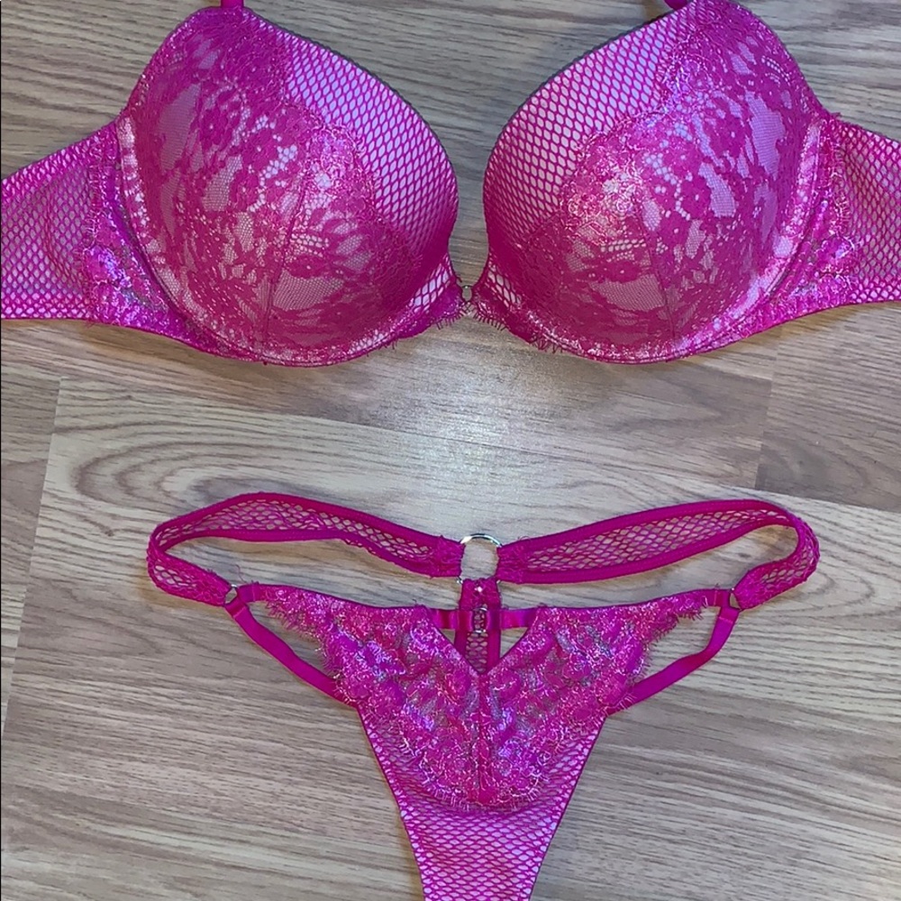VS Sexy Push Up Set